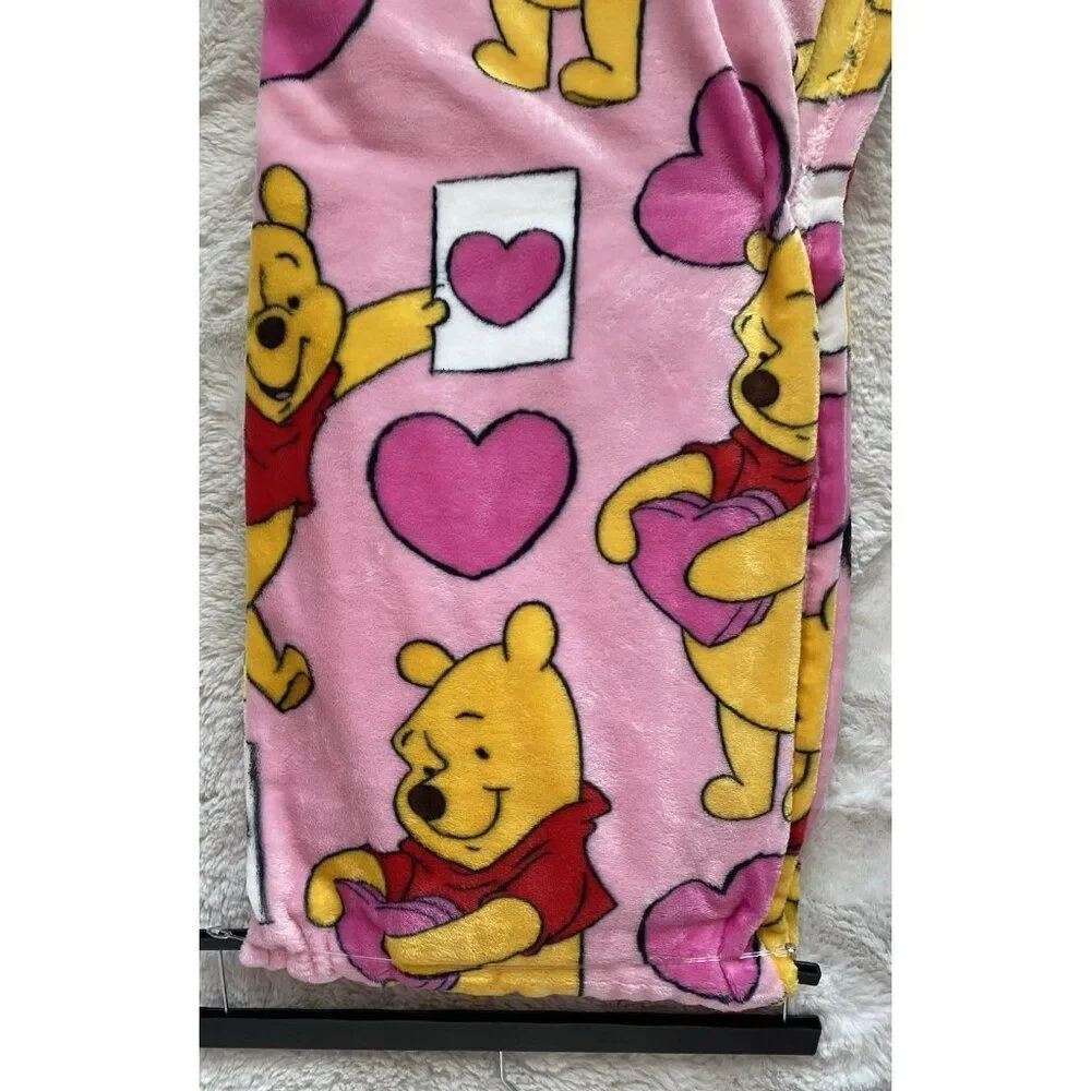 Disney Winnie The Pooh Hugging Hearts Valentines Blanket Soft Throw 50 X 70” NEW